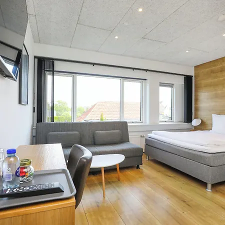 Hotel Lillevang 2*