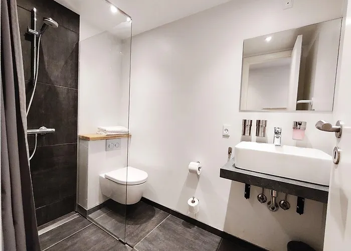 Hotell Lillevang 2*