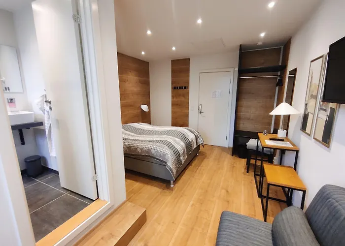 Hotell Lillevang 2*