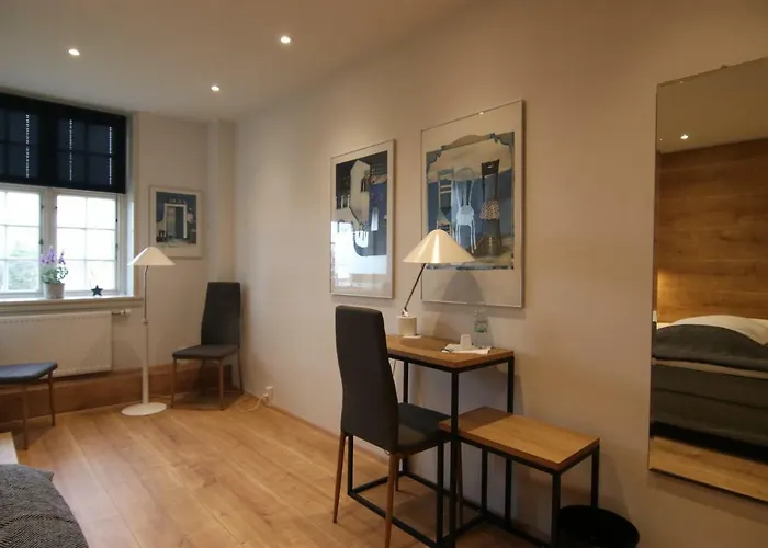 Lillevang Hotell 2*